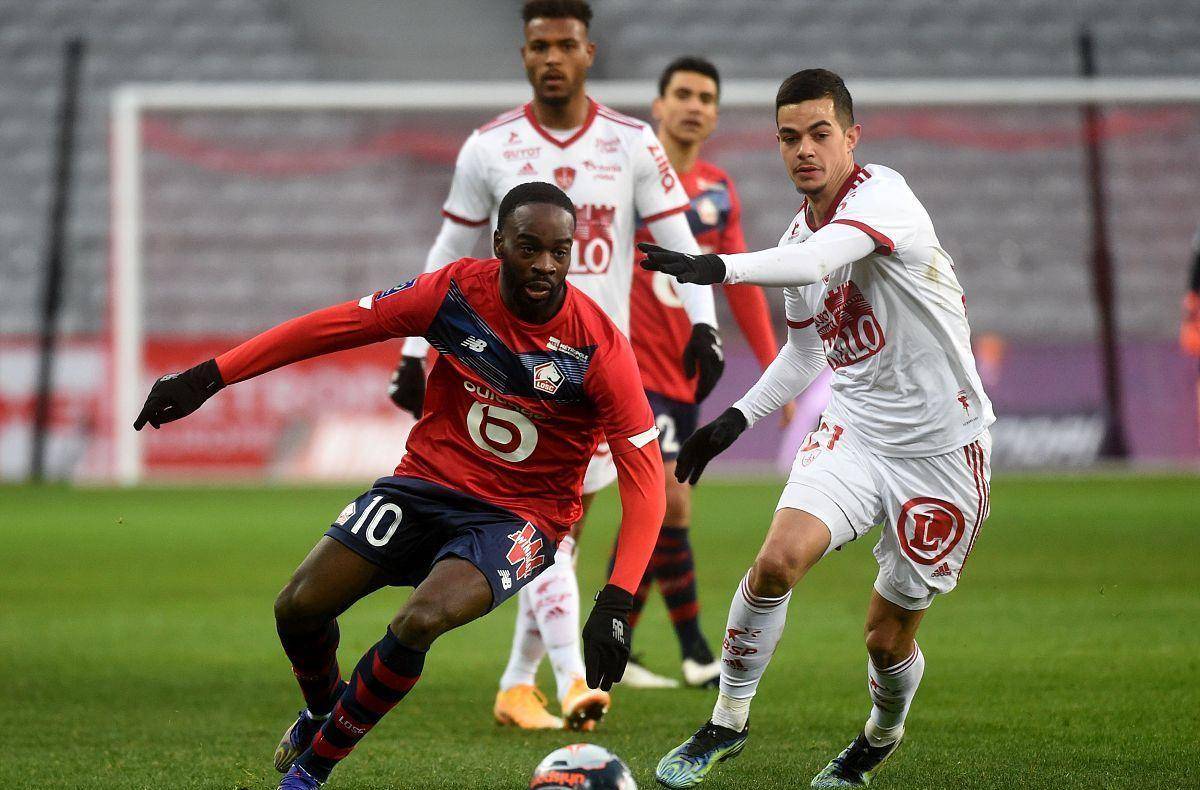 仅仅是球场 仅仅是球场