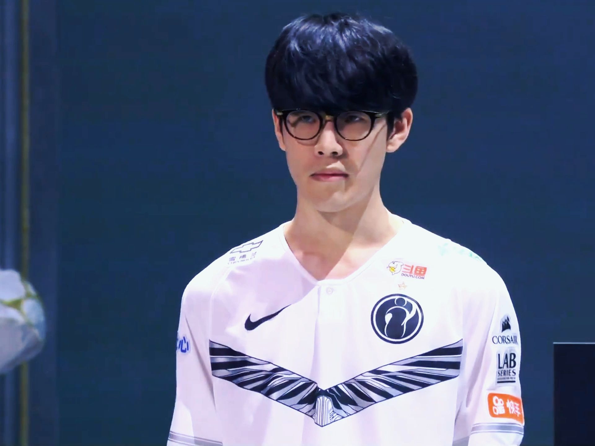 但他的表现 但他的表现