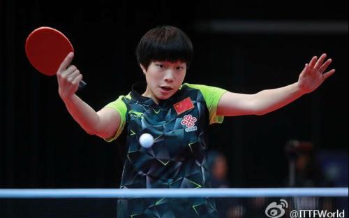 曼城通过中 曼城通过中